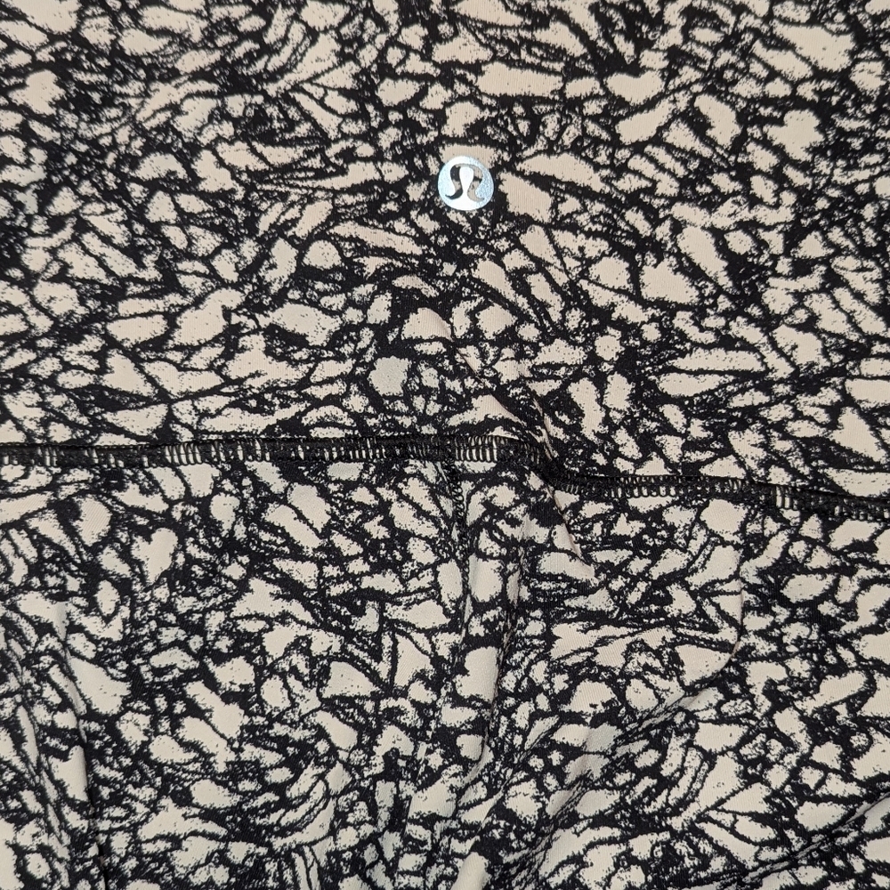 Lululemon Wunder Under High Rise Cropped Legging Womens 4 White Black Marble EUC - Picture 3 of 3